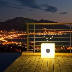 Lumisky Cube Lumineux Enceinte Bluetooth CARRY PLAY Blanc Polyéthylène H40CM -PANASONIC shop B2CD 1965