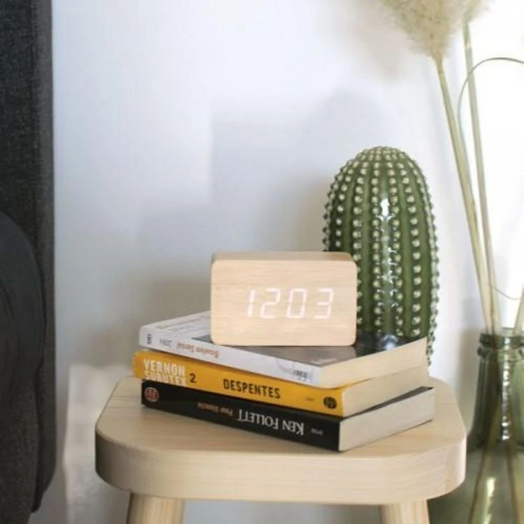 LIVOO Réveil Digital Aspect Bois 1 LIVOO Réveil Digital Aspect Bois