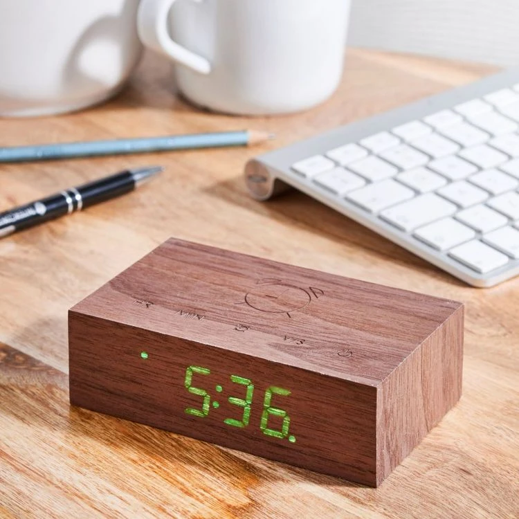 Gingko Réveil Flip Natural Walnut 4 Gingko Réveil Flip Natural Walnut – Image 4